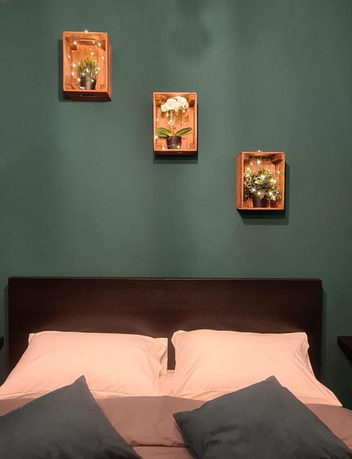 Al Civico 15 Apartment サレルノ エクステリア 写真